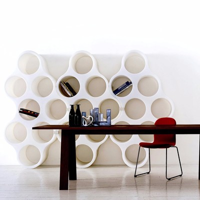 現(xiàn)代家居的藝術(shù)收納 從鏤空休閑椅到云朵書架的設(shè)計(jì)美學(xué)